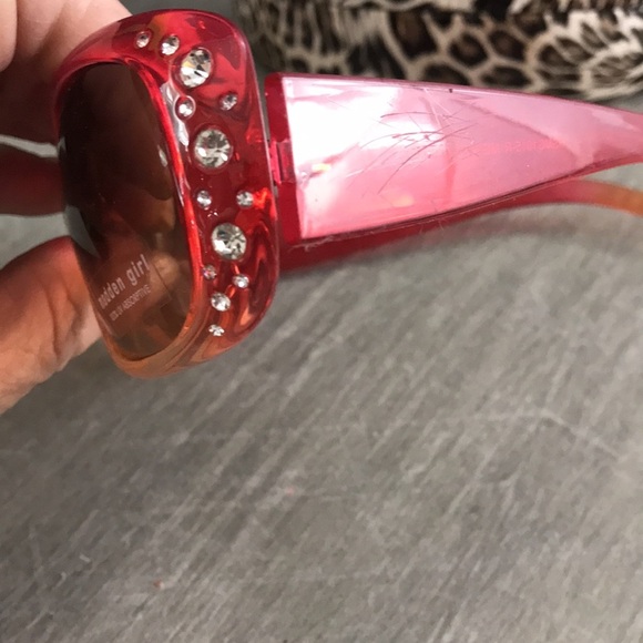 Madden Girl Sunglasses with Leopard Print Case - Picture 8 of 8